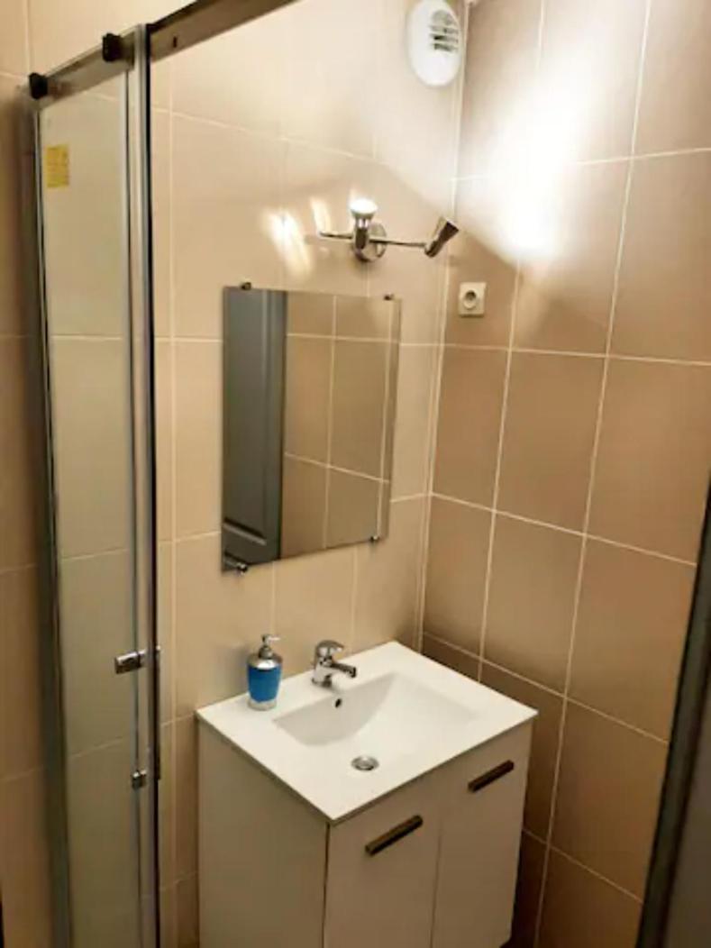 Le Petit Charmeur, Parking, Wifi, Gare Apartment Flers  Exterior foto