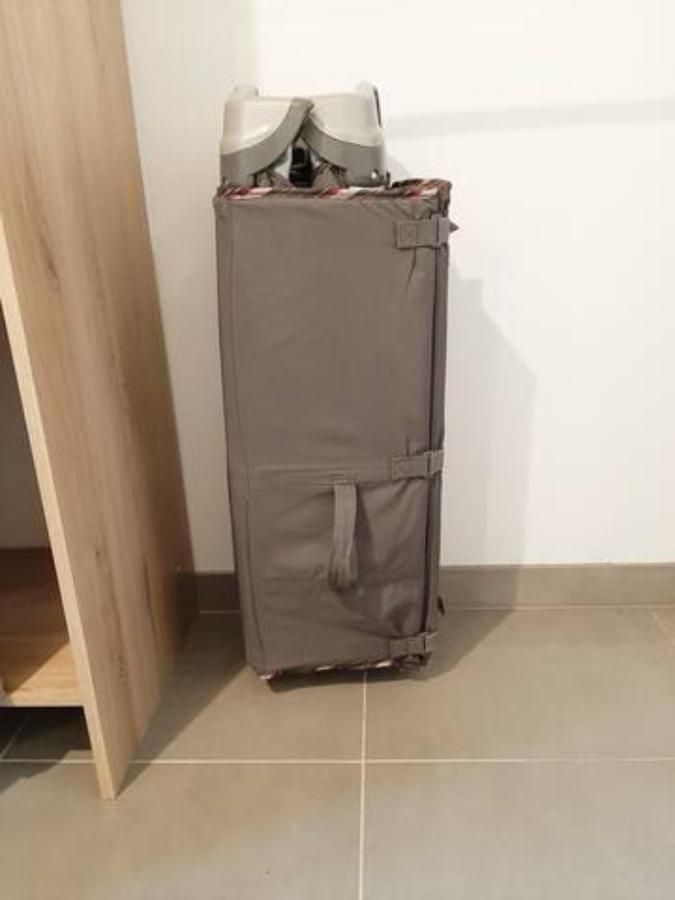 Le Petit Charmeur, Parking, Wifi, Gare Apartment Flers  Exterior foto